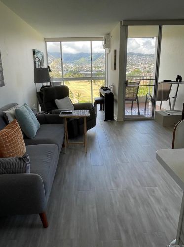 2611 Ala Wai Blvd, Honolulu HI  96815-3981 exterior