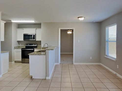 532 Hidden Dale Dr, Fort Worth TX  76140-7522 exterior