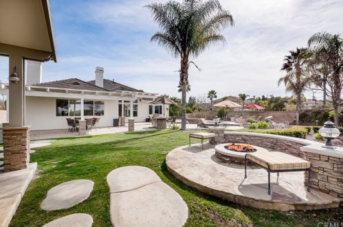17069 Mountain Crest Ct, Riverside, CA 92503-7054