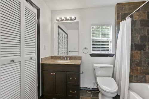 4247 Cresthaven Rd, Dallas TX  75209-3009 exterior