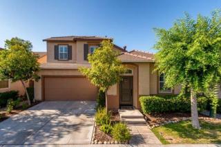 5313 King Fisher Ln, Fresno, CA 93722-8722