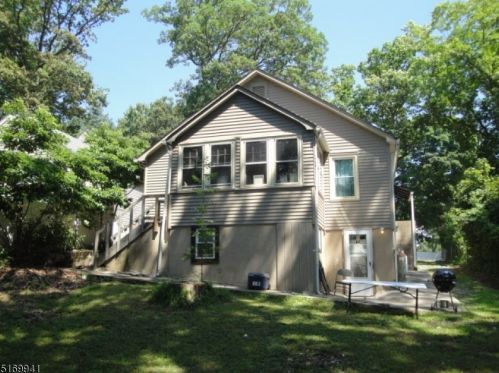 8 Woodlawn Ter, Dover NJ  07869-4171 exterior