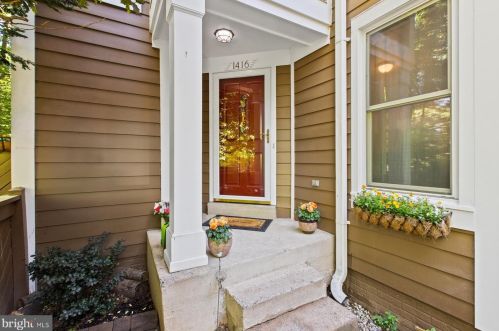 1416 Church Hill Pl, Herndon, VA 20194-1226
