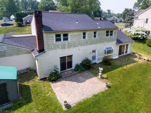 24 Normandy Dr, Parsippany NJ  07054-4070 exterior