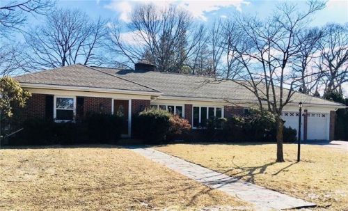 270 Squantum Dr, Warwick, RI 02888-5232