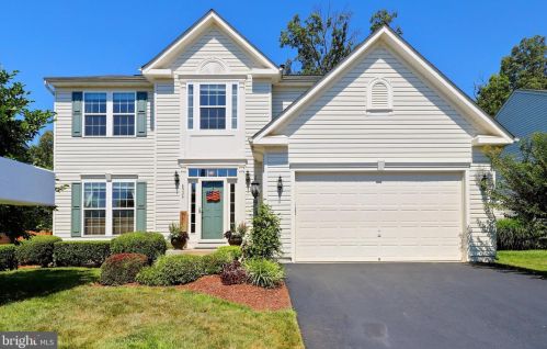8926 Chianti Ter, Bristow, VA 20136-5804