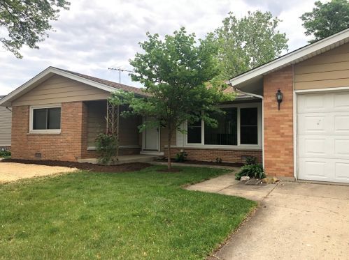 1161 Warwick Ln, Elk Grove Vlg, IL 60007-4543