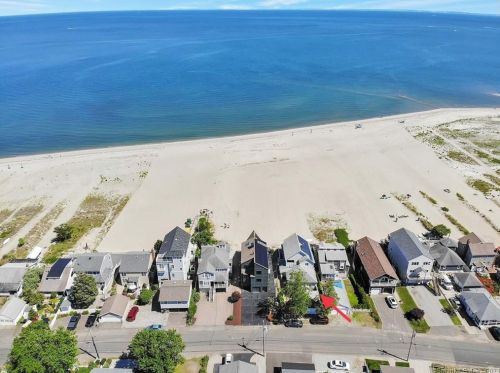 41 Milford Point Rd, Milford, CT 06460-5220