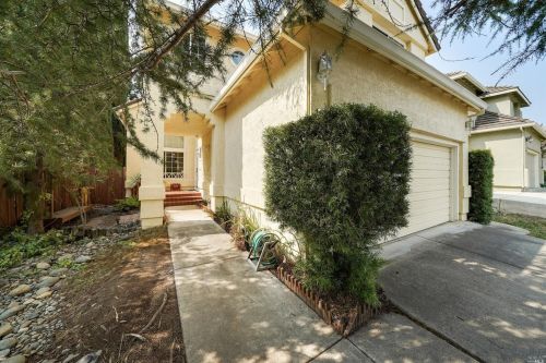 618 Eagle River Ct, Vacaville, CA 95688-1004
