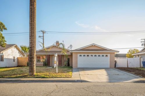 2995 Spruce St, Rialto, CA 92376-5209
