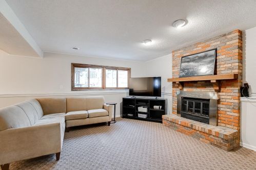 3925 Highland Dr, Saint Paul MN  55126-7015 exterior