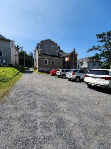 38 Central Ave, Bangor PA  18013-2172 exterior