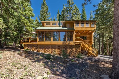 13251 Ski View Loop, Truckee, CA 96161-6740