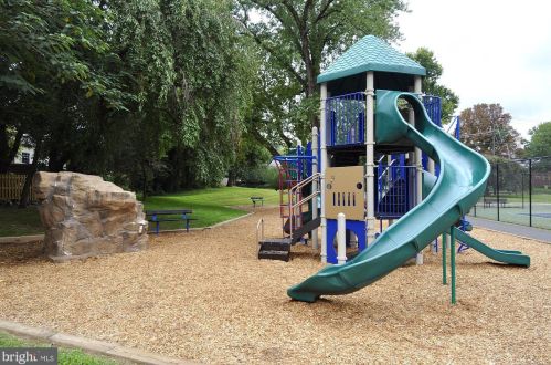 1903 Stratton Rd, Silver Spring MD 20910-1739 exterior