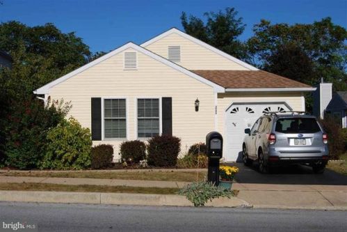 711 Highlands Dr, Harrisburg, PA 17111-6913