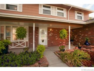 2762 Otis St, Denver, CO 80227-3526