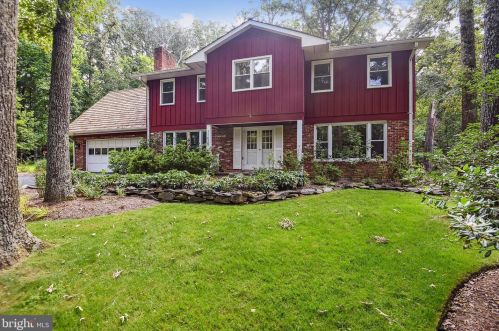 11628 Sourwood Ln, Herndon, VA 20191-3043