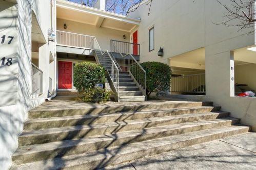 17 Gilbert Trl, Atlanta, GA 30308-2331