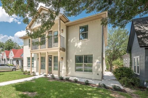 2537 Rogers St, Fort Worth TX  76109-2812 exterior