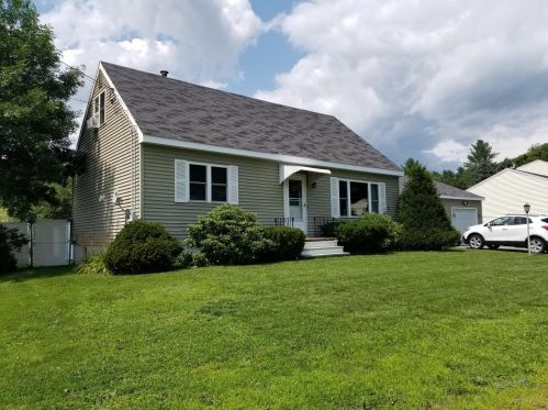 4 Judy St, Lewiston, ME 04240-2207