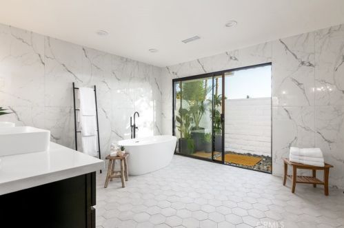 1232 Pleiades Dr, Vista CA  92084-6531 exterior