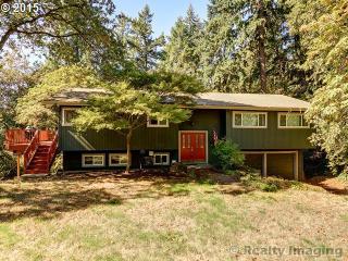 15585 Fairoaks Ave, Portland OR  97267-3536 exterior
