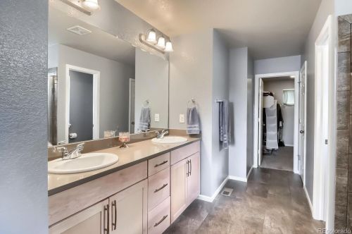 26901 Roxbury Pl, Denver CO  80016-7528 exterior