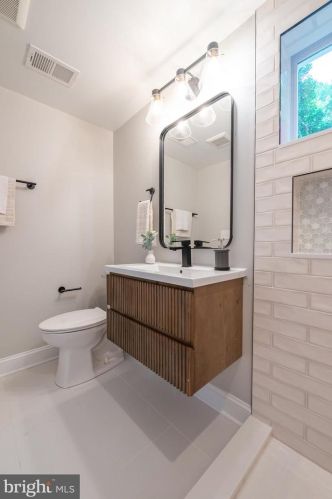 820 Malibu Dr, Silver Spring MD  20901-3648 exterior