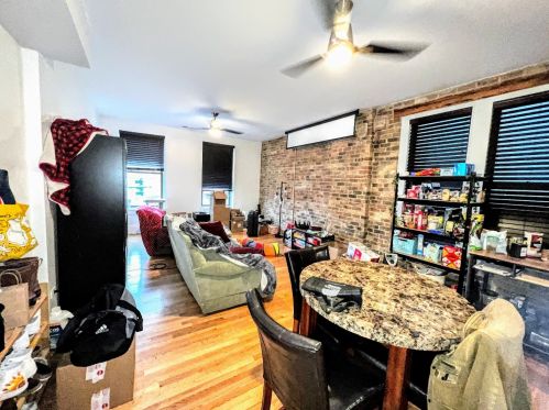 2129 Southport Ave, Chicago, IL 60614-4017