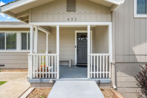 430 Stutsman Rd, Ukiah CA  95482-9553 exterior