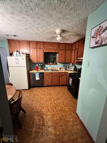 675 Lakeridge Dr, Conyers GA  30094-2676 exterior