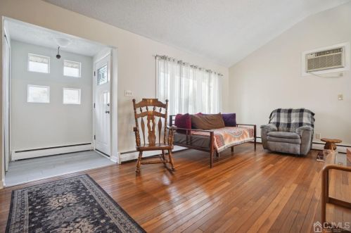 59 Oak Ave, Perth Amboy, NJ 08863-1036