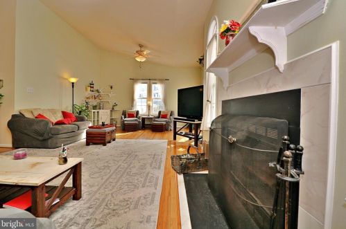 34 Colonel Miles Ct, Harpers Ferry WV 25425-3109 exterior