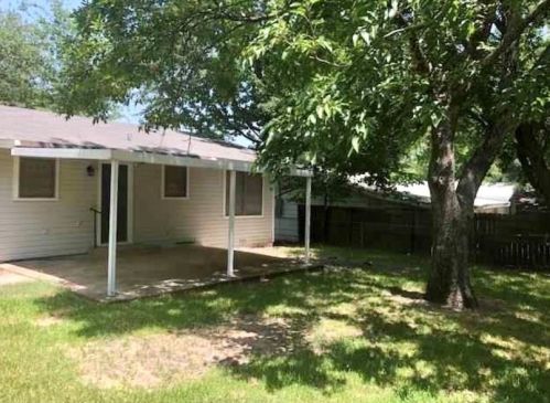 919 Bishop St, Commerce, TX 75428-2205