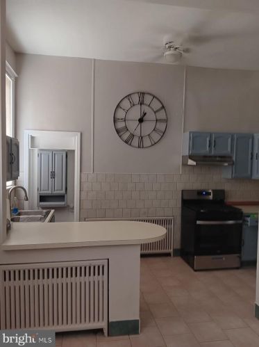 2550 11 St, Philadelphia PA  19123-1135 exterior