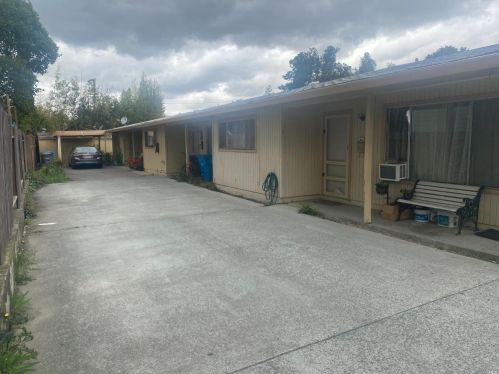 517 University St, Healdsburg, CA 95448-3927