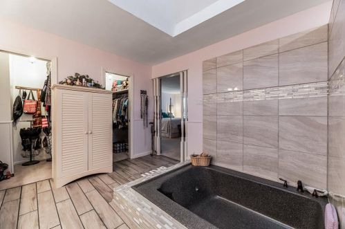 702 Timber Cv Dr, Taylor Lake Village TX 77586-4617 exterior