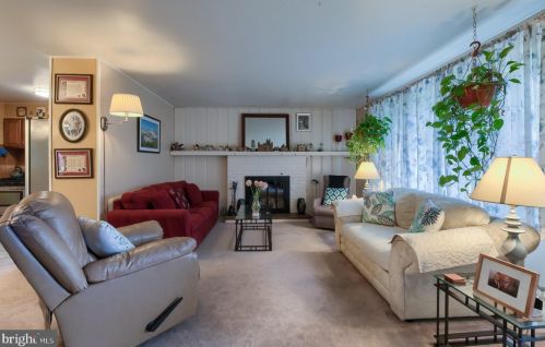 51 Blueberry Ln, Willingboro, NJ 08046-1514