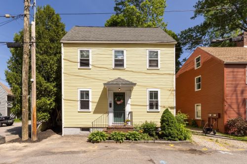 22 Dearborn St, Portsmouth, NH 03801-3646