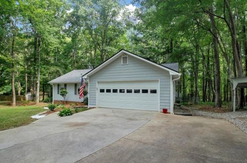 150 Tall Oak Trl, Porterdale, GA 30014-3645