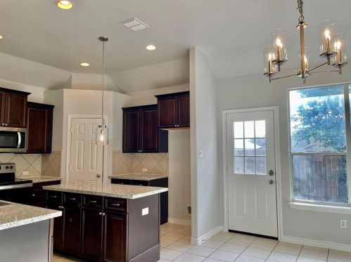 2069 Meadow Park Dr, Princeton TX 75407-2662 exterior