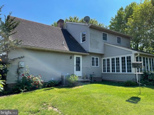 737 Village Rd, Lancaster PA  17602-1624 exterior