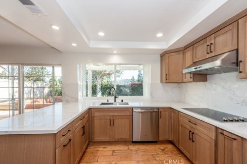 6 Elderberry, Irvine CA  92603-3703 exterior