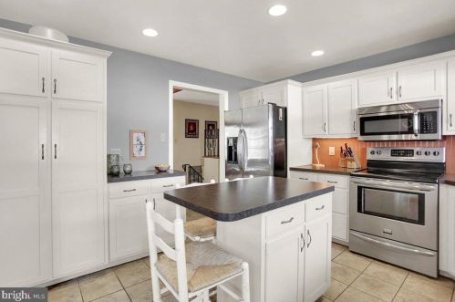 57 Springhouse Rd, Lancaster PA  17603-6619 exterior