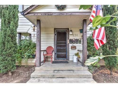 236 Oakdale Ave, Medford OR  97501-3131 exterior