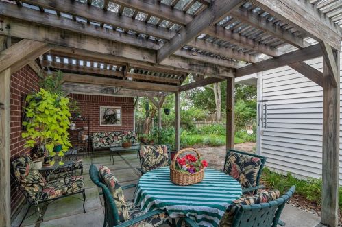 9796 Shr Dr, Conroe TX  77318-6652 exterior