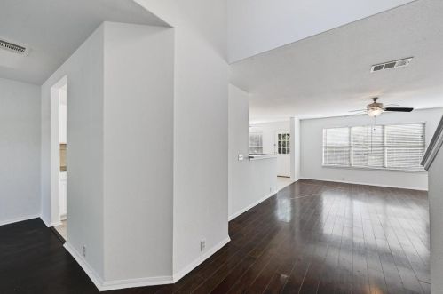 480 Camelia Pkwy, Uhland TX  78640-5939 exterior