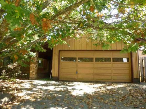 2595 Ermine St, Albany OR  97322-5048 exterior