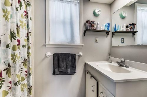 2119 Royal Oaks Dr, Irving TX 75060-5130 exterior