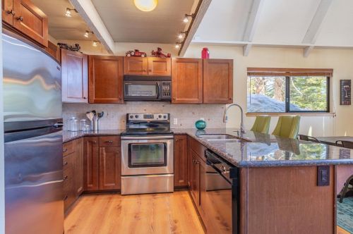 11436 Rhineland Ave, Truckee CA  96161-7067 exterior